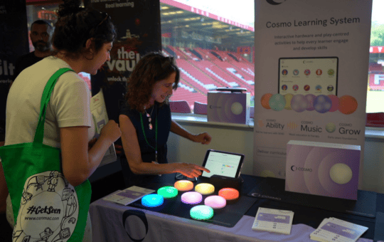 Cosmo Learning System on display in the exhibition hall Cosmo Learning System on display in the exhibition hall